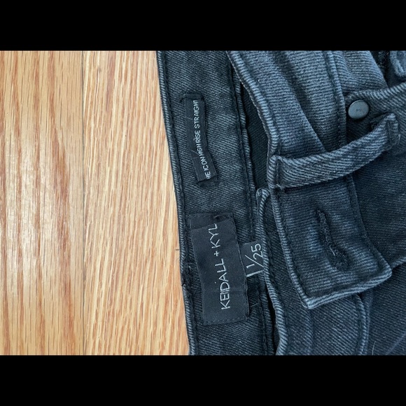 Kendall & Kylie Jeans - Picture 3 of 3